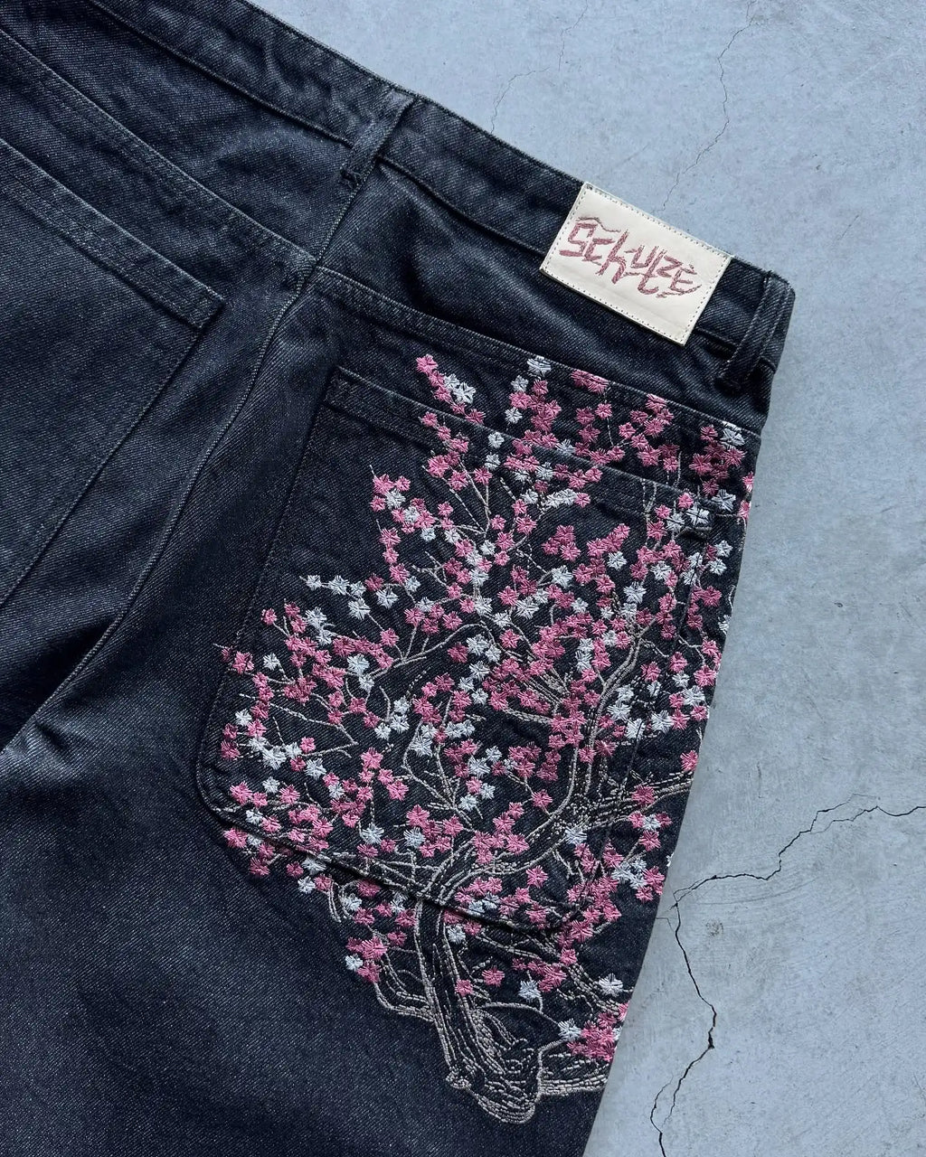 Fashion Cherry Blossom Pocket Embroidery Jeans Shorts Men Women Retro Baggy Black Denim Short Y2k Jorts Hip Hop Streetwear Pants
