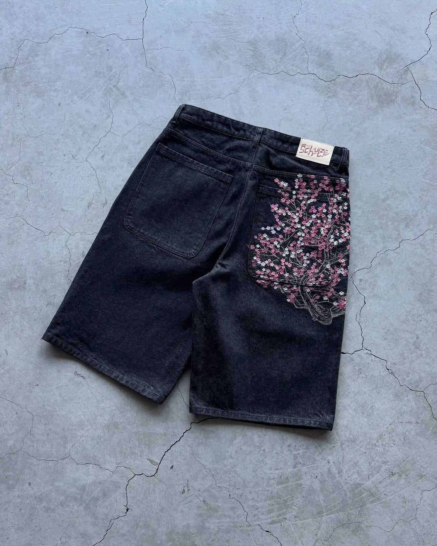 Fashion Cherry Blossom Pocket Embroidery Jeans Shorts Men Women Retro Baggy Black Denim Short Y2k Jorts Hip Hop Streetwear Pants