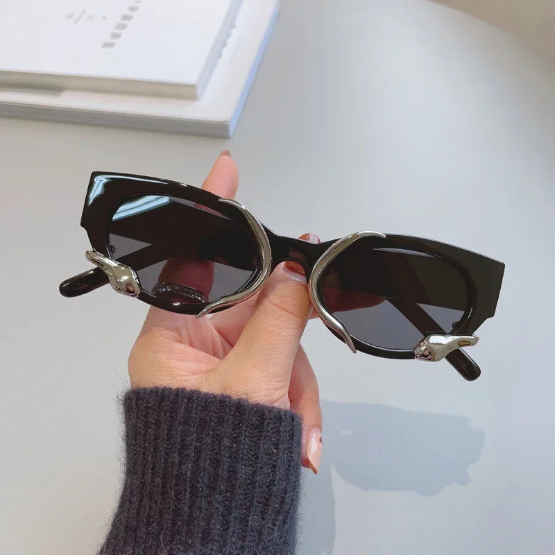 1pc Retro Small Frame Three-Dimensional Snake Y2k Spicy Girl Personality Street Photo Trend Men And Women'S Sunglasses Shades