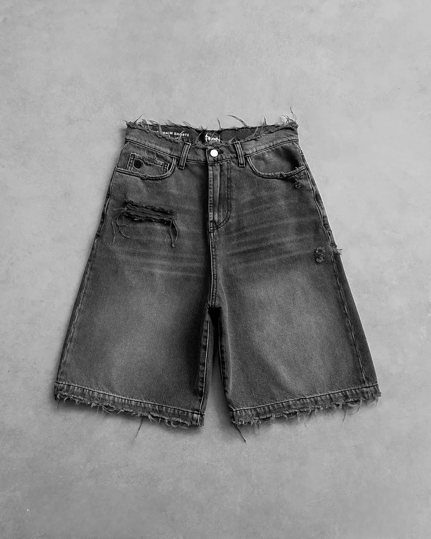Fashion Cherry Blossom Pocket Embroidery Jeans Shorts Men Women Retro Baggy Black Denim Short Y2k Jorts Hip Hop Streetwear Pants
