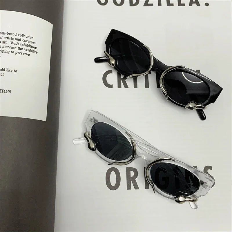 1pc Retro Small Frame Three-Dimensional Snake Y2k Spicy Girl Personality Street Photo Trend Men And Women'S Sunglasses Shades
