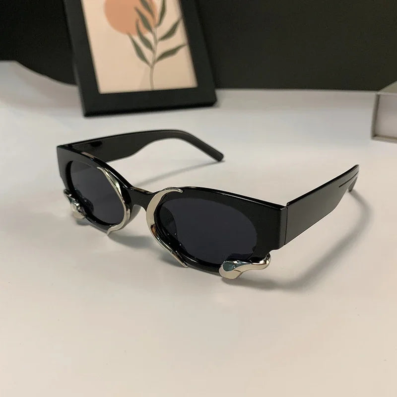 1pc Retro Small Frame Three-Dimensional Snake Y2k Spicy Girl Personality Street Photo Trend Men And Women'S Sunglasses Shades
